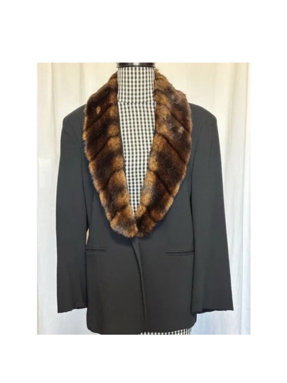 Vintage Lauren Ralph Lauren
Black Blazer Brown Faux Fur
Shawl Collar 100% wool